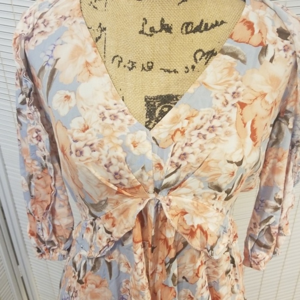 Floral Ruffle Romper - Picture 2 of 4